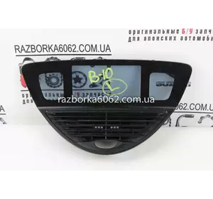 Накладка монитора Subaru Tribeca (WX) 2006-2014 66060XA00A (31856)