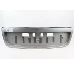 Накладка на крышку багажника седан-серебро Nissan Primera (P12) 2002-2009 84810AU360 (10855)