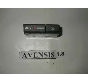 Кнопка подогрева стекла Toyota Avensis T25 2003-2009 8479005110 (4698)