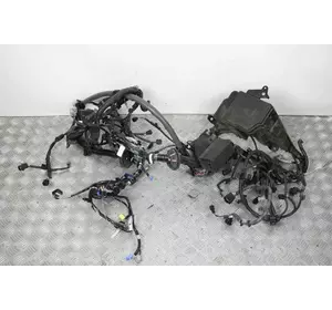 Блок предохранителей двигателя с проводкой 450H Lexus RX (AL20) 2016-2022 8266348110 (61302)