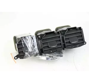 Дефлекторы центральных воздуховодов хром Mazda CX-7 2006-2012 EH6755210H (59879)