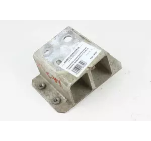 Кронштейн усилителя бампера заднего правый Toyota RAV-4 III 2005-2012 5832342010 (18324)